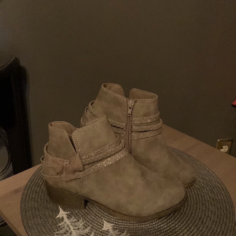 New Jelly Pop girls brown boots, Size 5